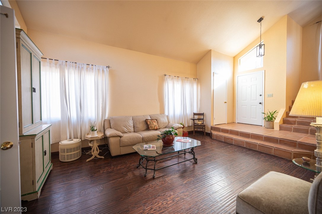 2706 Knightsbridge Road