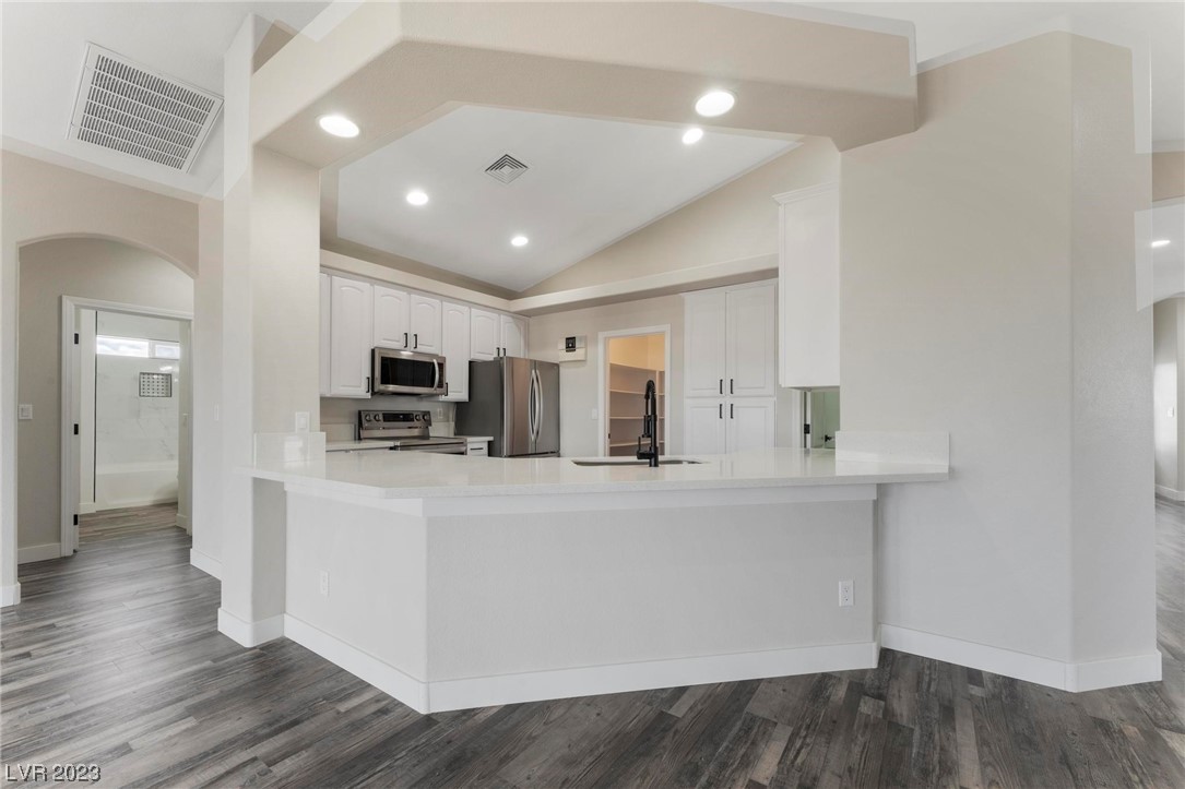 4260 East Navajo Boulevard