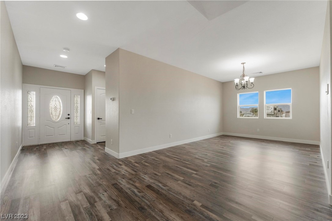 4260 East Navajo Boulevard