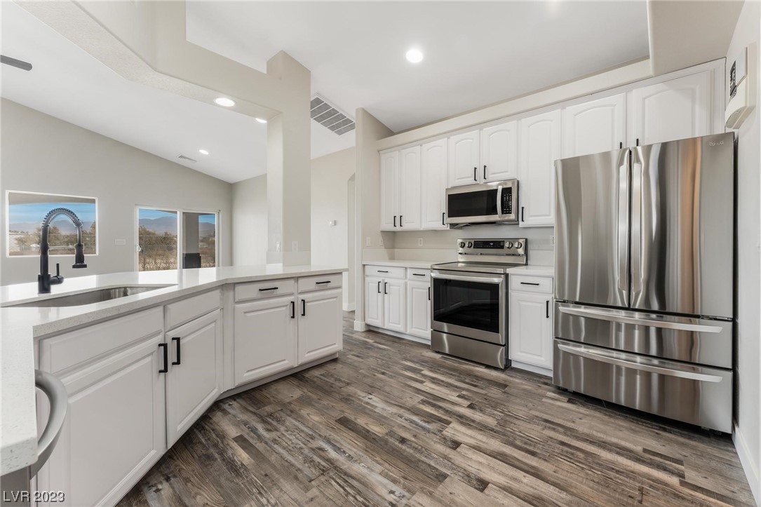 4260 East Navajo Boulevard