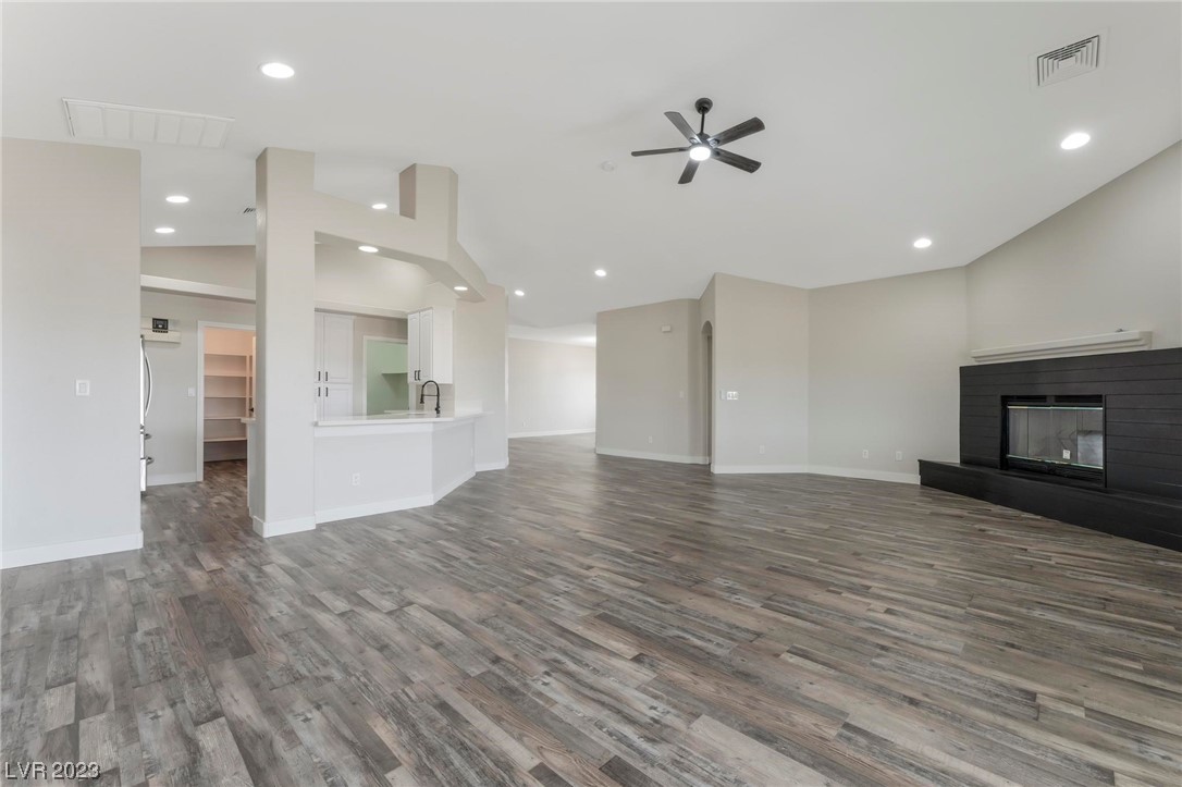 4260 East Navajo Boulevard