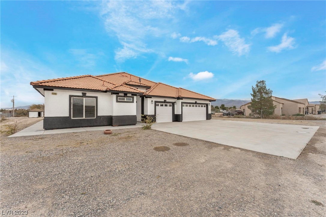 4260 East Navajo Boulevard