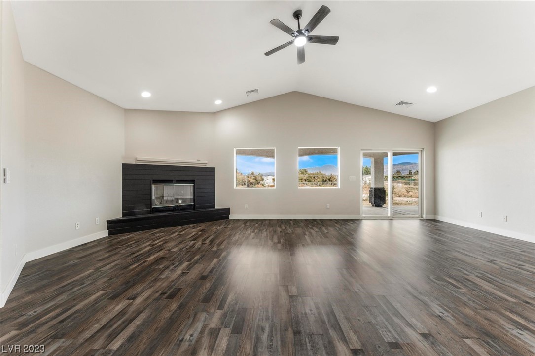 4260 East Navajo Boulevard