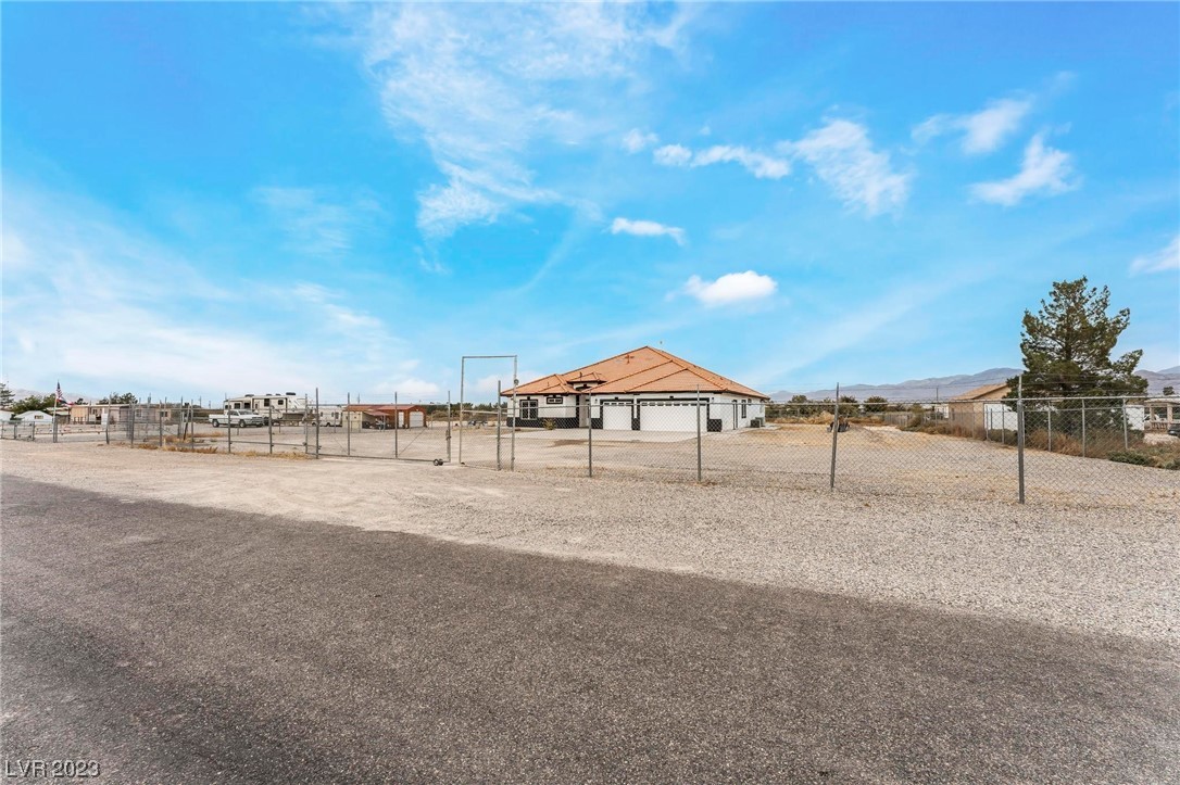 4260 East Navajo Boulevard