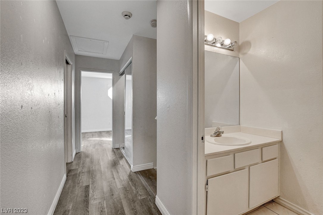 5135 Souvenir Lane 0