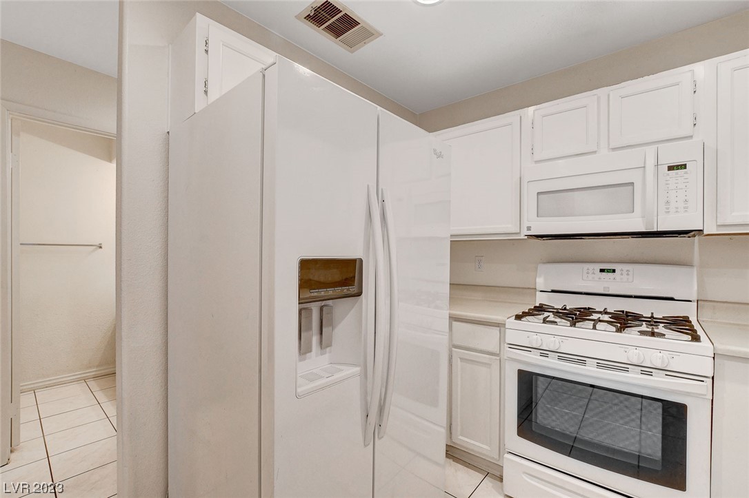 5135 Souvenir Lane 0