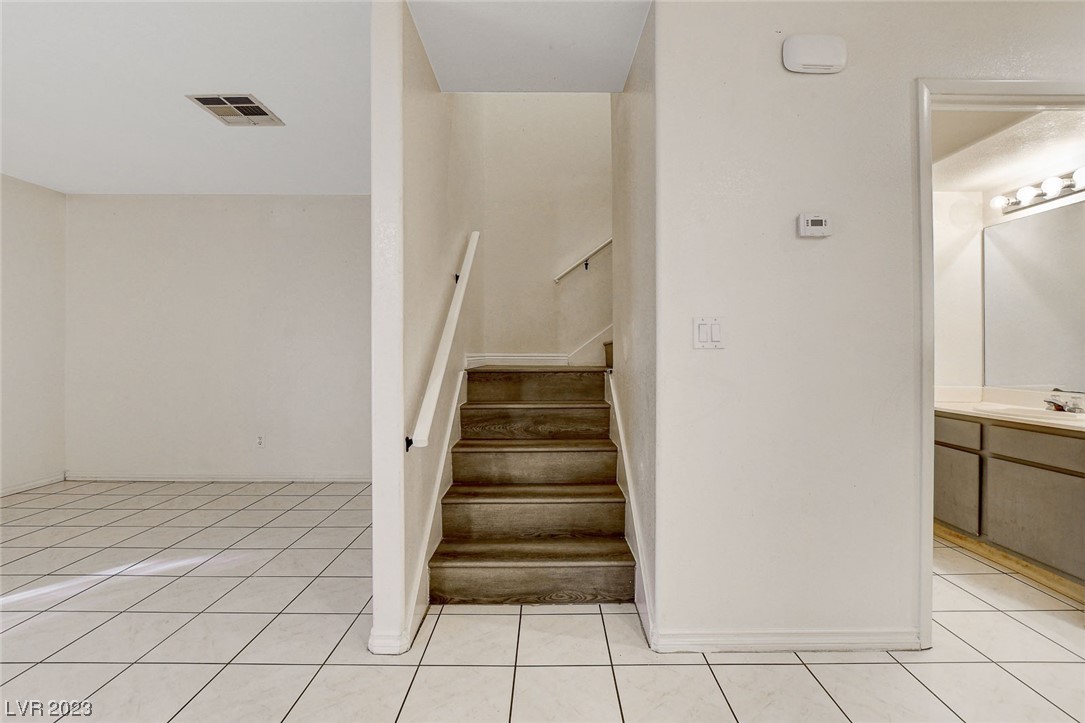 5135 Souvenir Lane 0