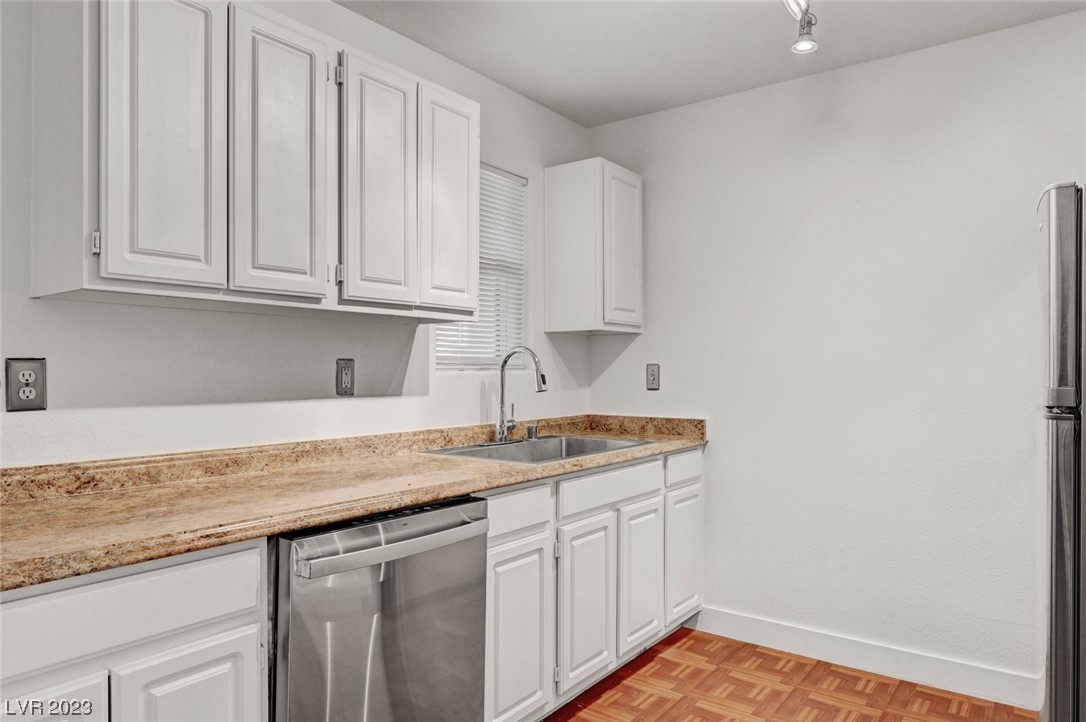 555 East Silverado Ranch Boulevard 2122