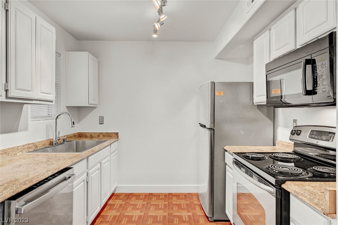 555 East Silverado Ranch Boulevard 2122