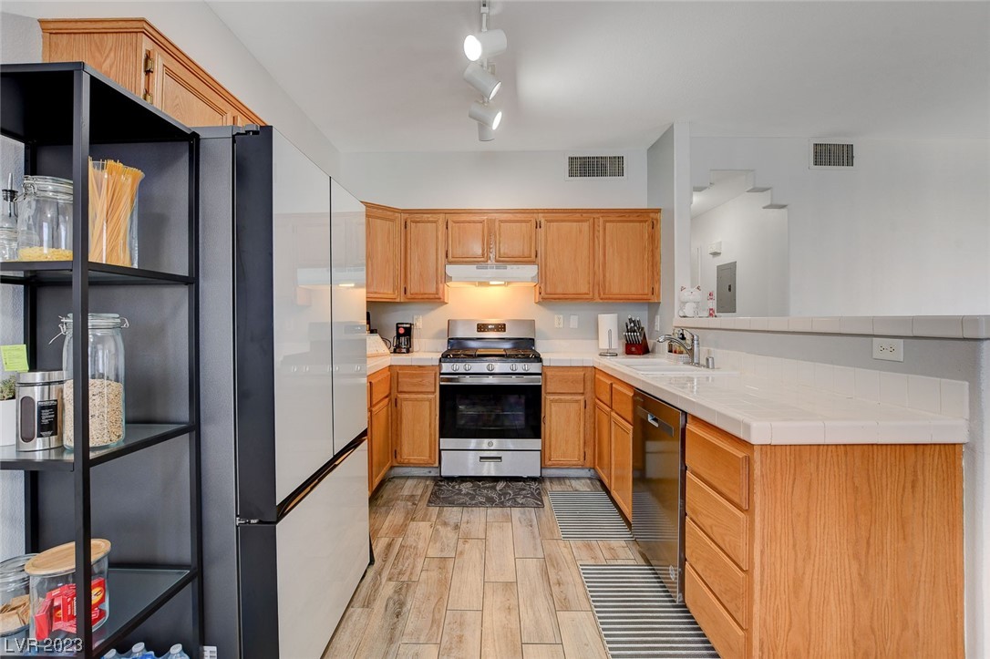2110 Los Feliz Street Unit: 1094