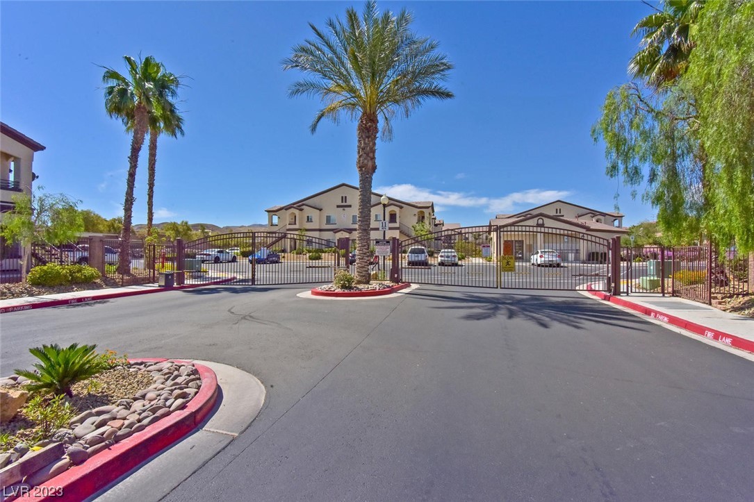 2291 West Horizon Ridge Parkway 1106