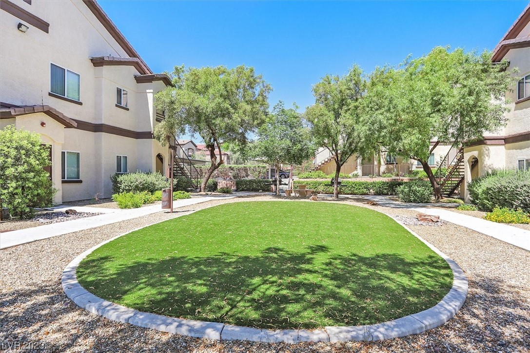 2291 West Horizon Ridge Parkway 1106