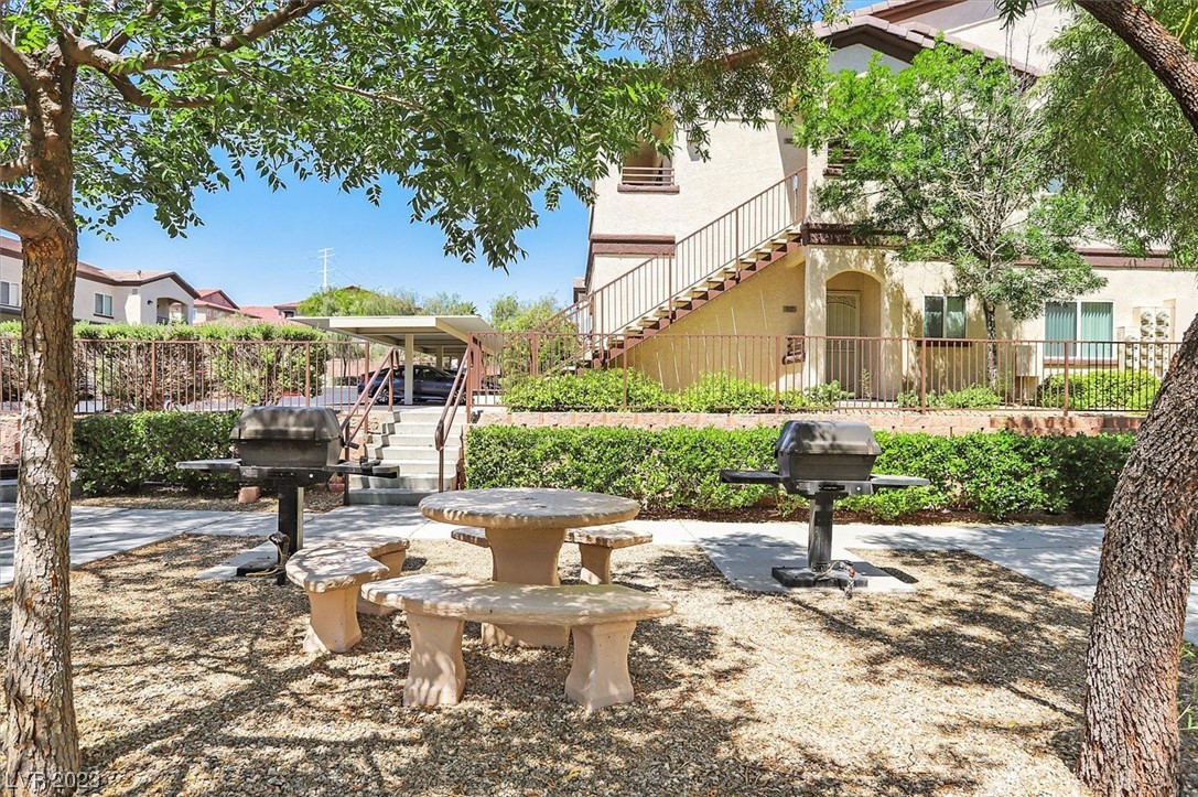 2291 West Horizon Ridge Parkway 1106