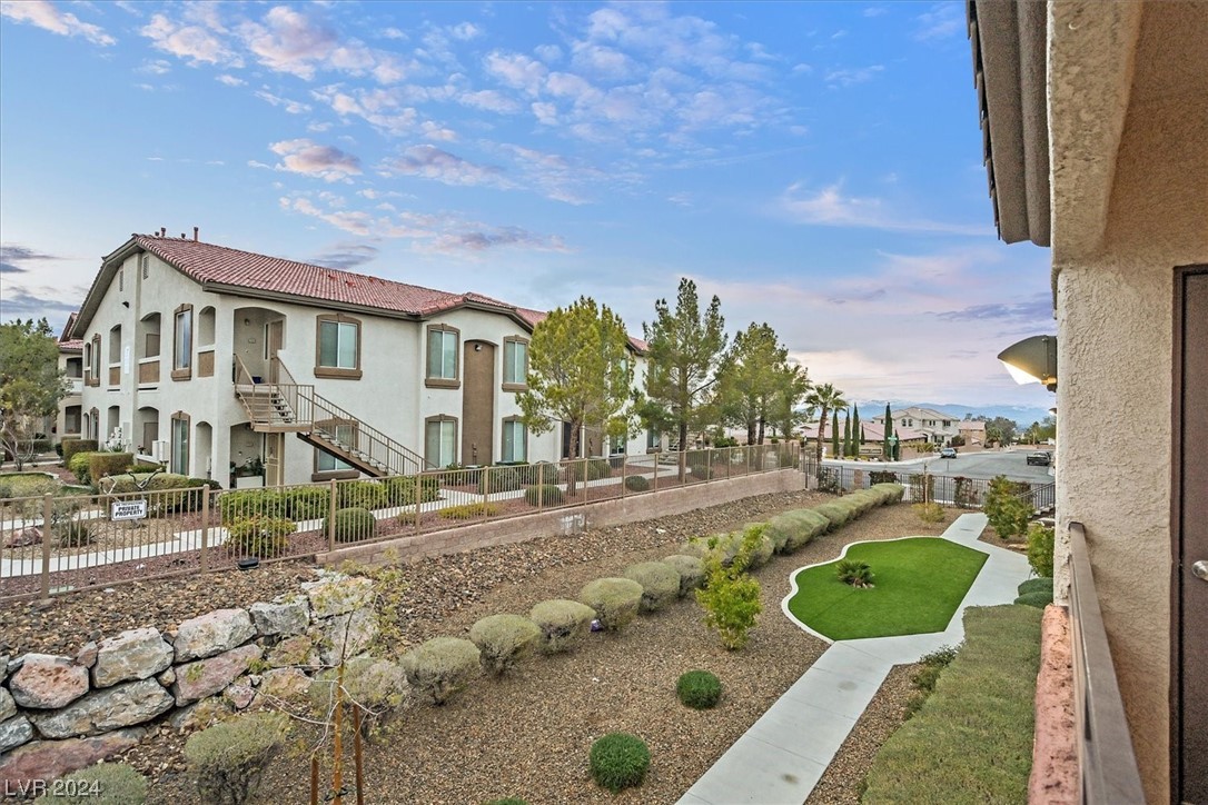 2291 West Horizon Ridge Parkway 1206