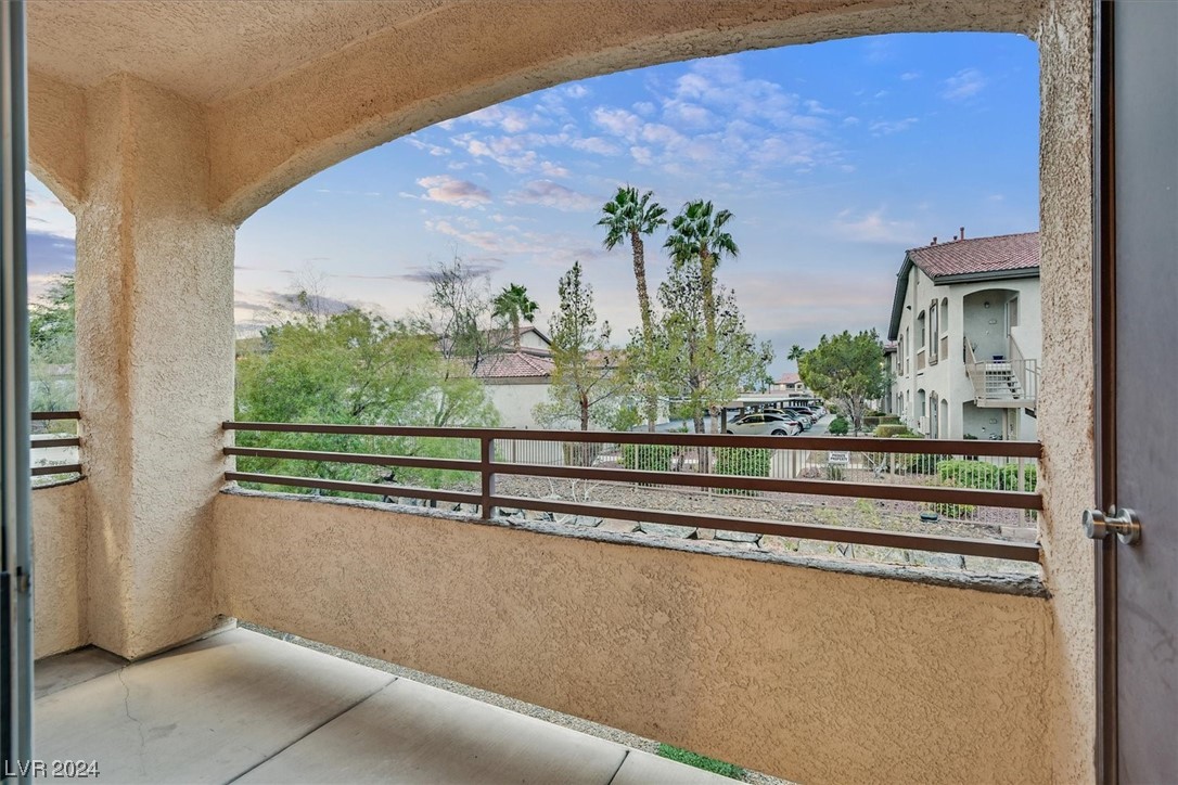 2291 West Horizon Ridge Parkway 1206