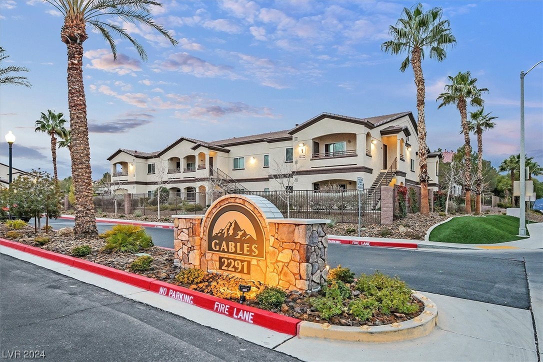 2291 West Horizon Ridge Parkway 1206