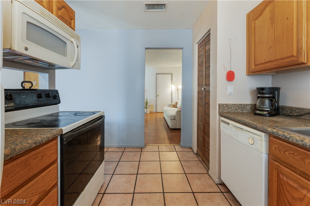 4998 East Mesa Vista Avenue