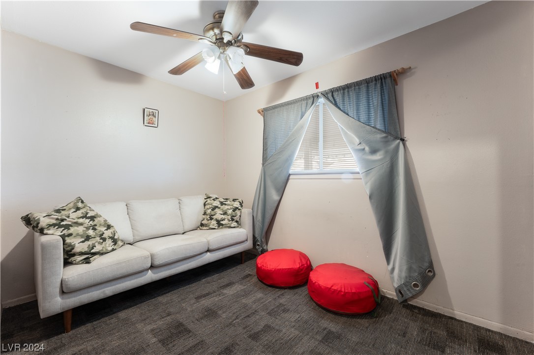 4998 East Mesa Vista Avenue