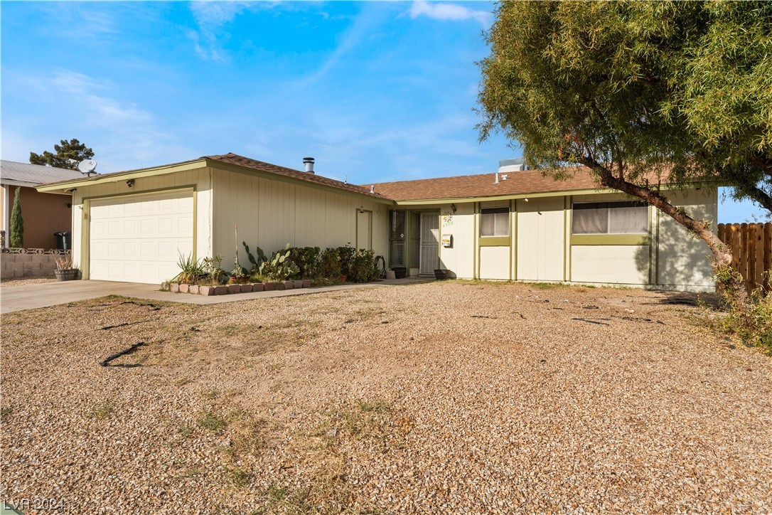 4998 East Mesa Vista Avenue