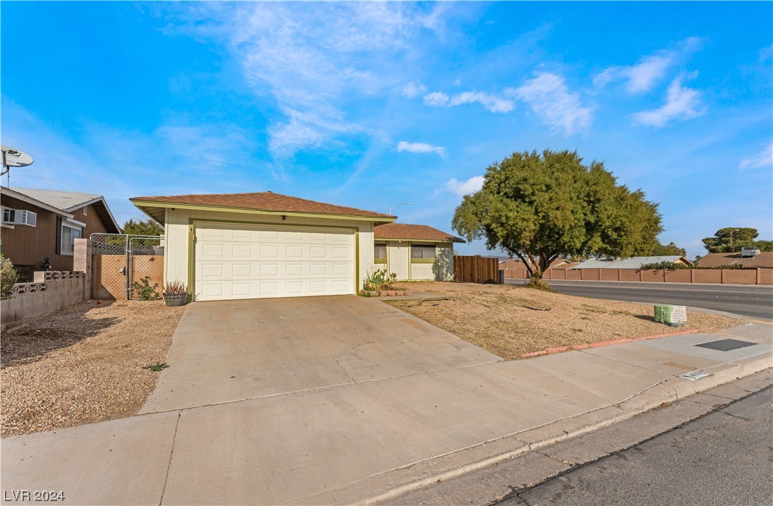 4998 East Mesa Vista Avenue
