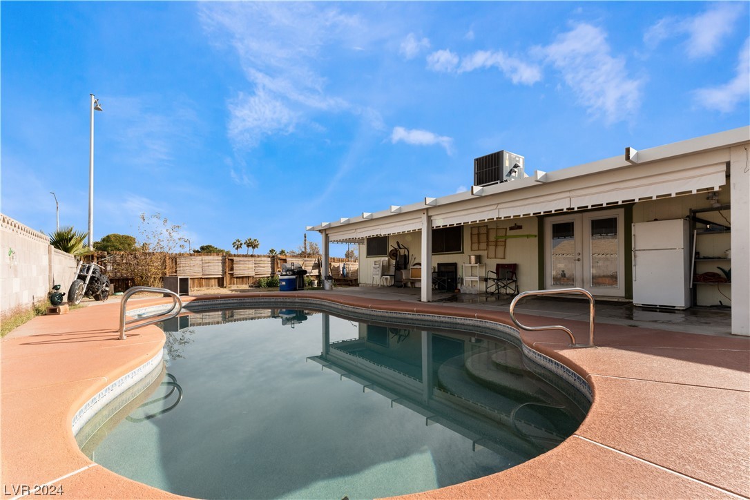 4998 East Mesa Vista Avenue