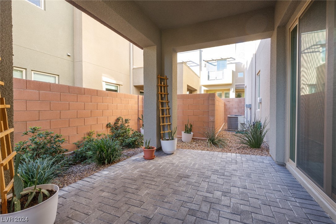 1251 Venue Street 101