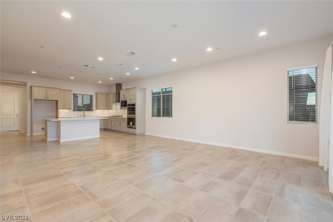 11677 Hatchling Avenue