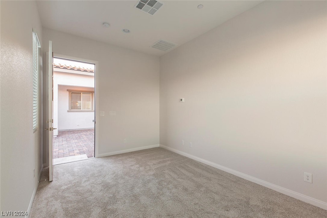 11677 Hatchling Avenue