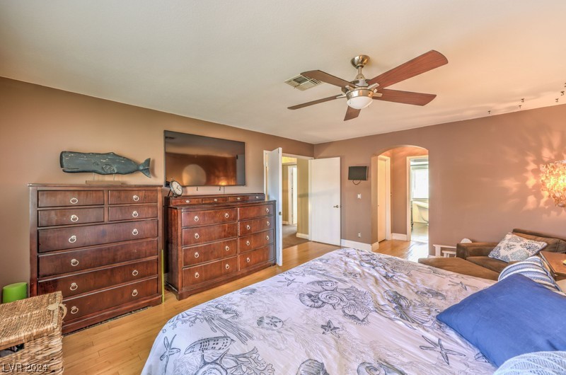 8813 Scenic Harbor Drive