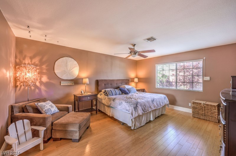 8813 Scenic Harbor Drive