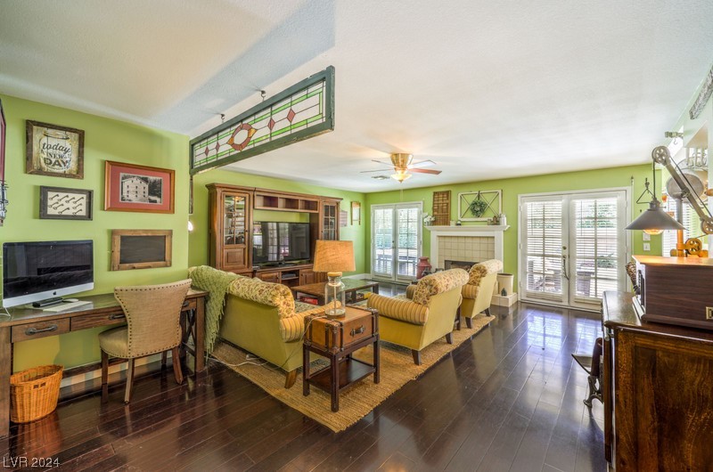 8813 Scenic Harbor Drive