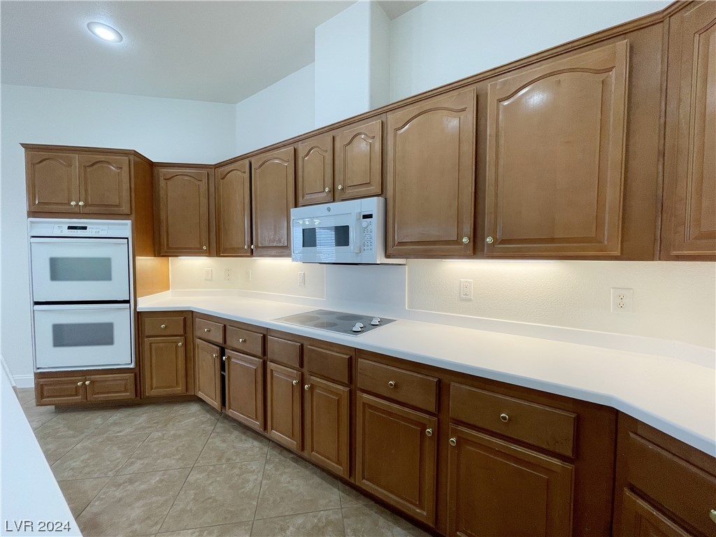 3019 Azure Bay Street