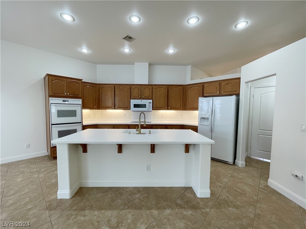 3019 Azure Bay Street