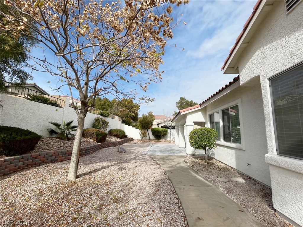 3019 Azure Bay Street