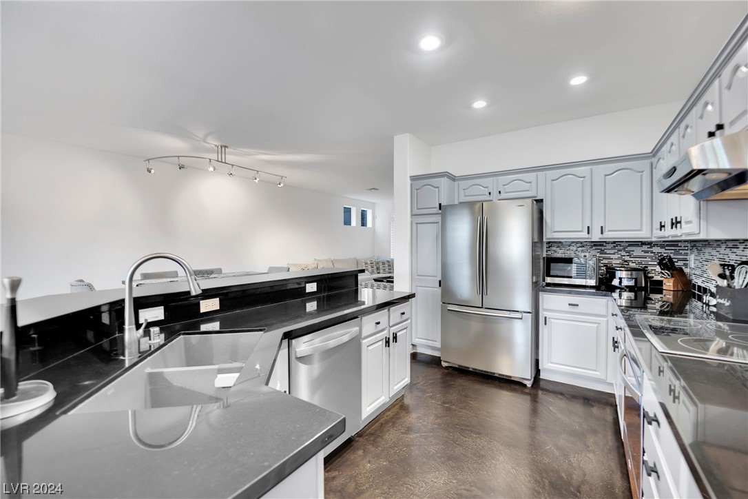9420 San Laguna Court Unit: 104