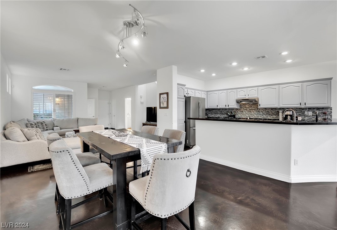 9420 San Laguna Court Unit: 104