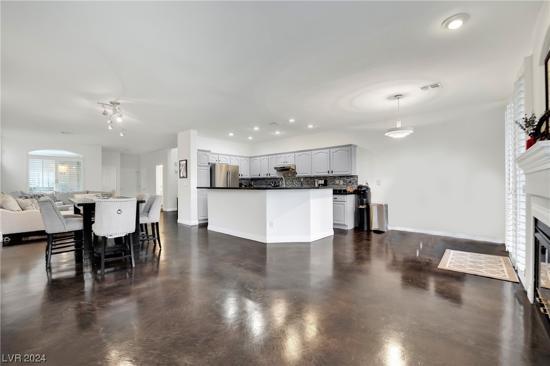 9420 San Laguna Court Unit: 104