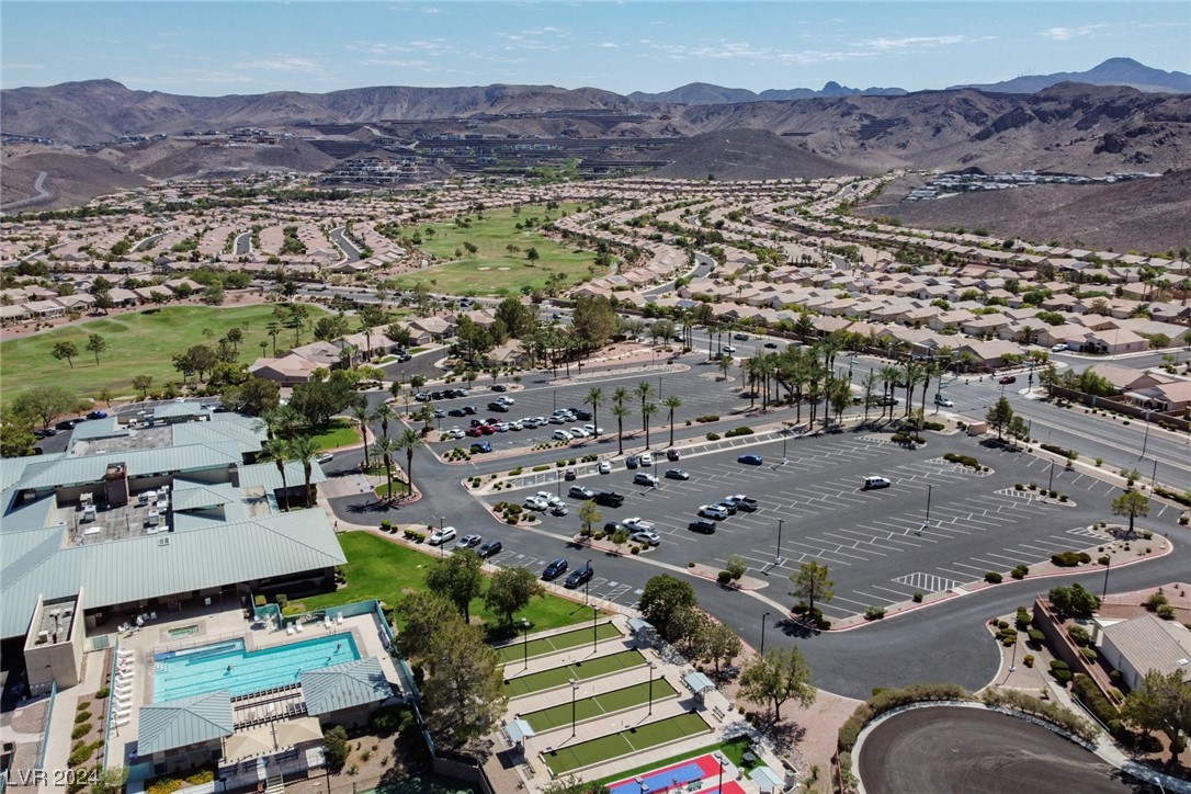 549 Kings Links Street