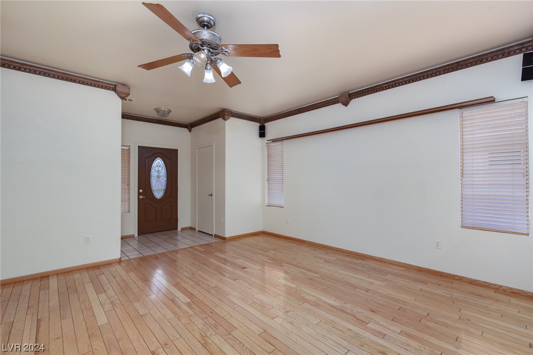 549 Kings Links Street