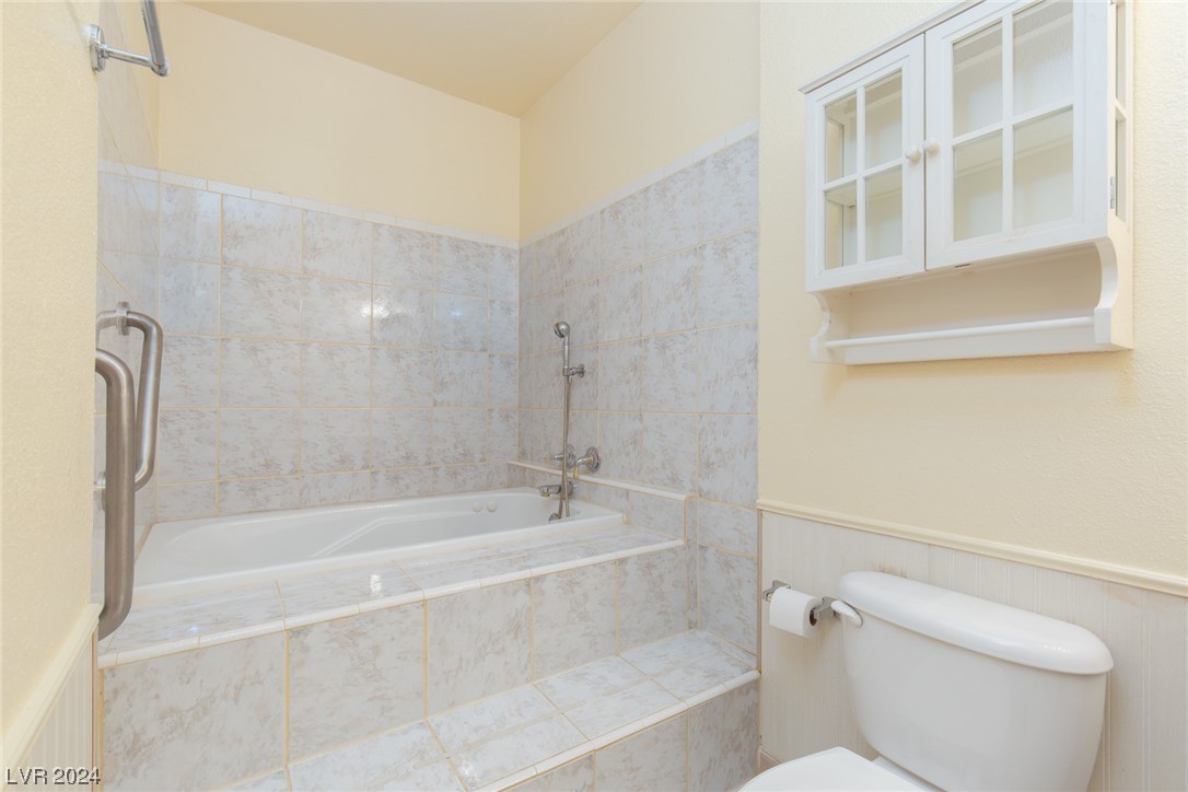 549 Kings Links Street