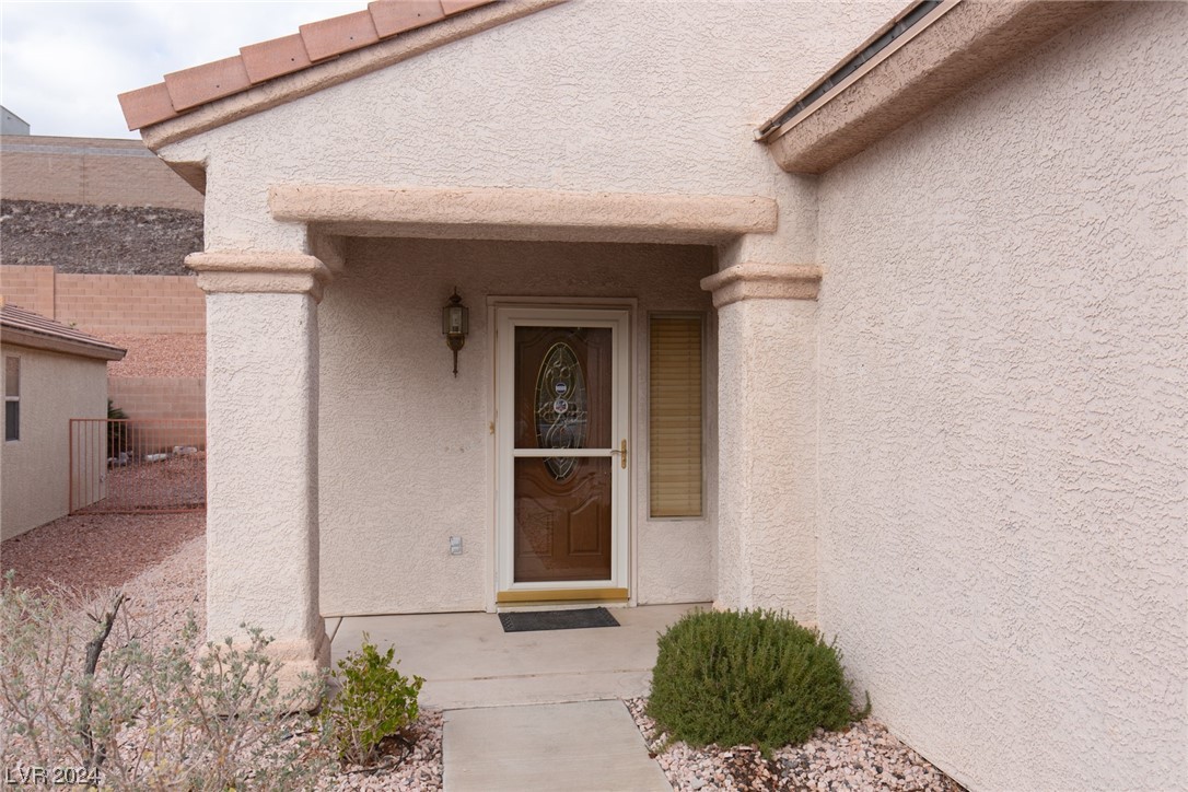 549 Kings Links Street