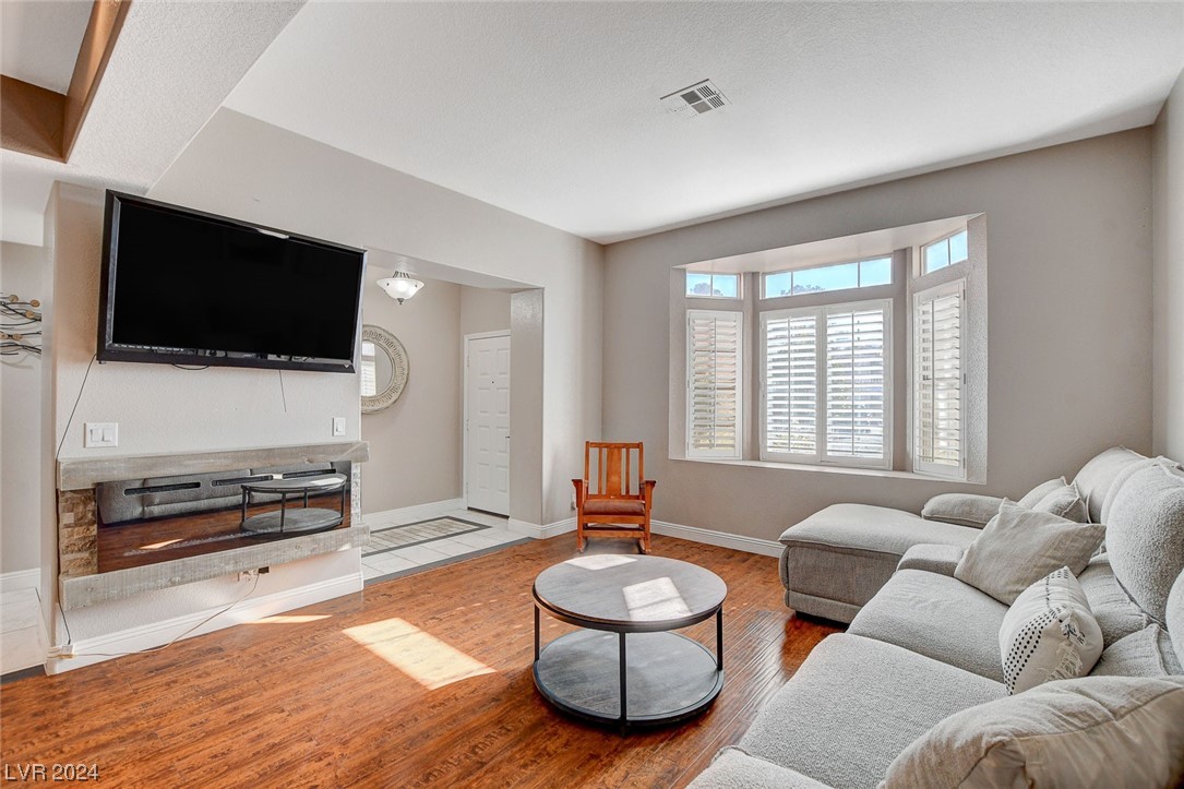 4332 Bob White Drive