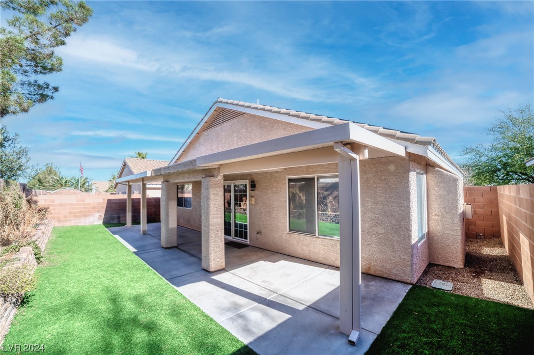315 Laguna Glen Drive