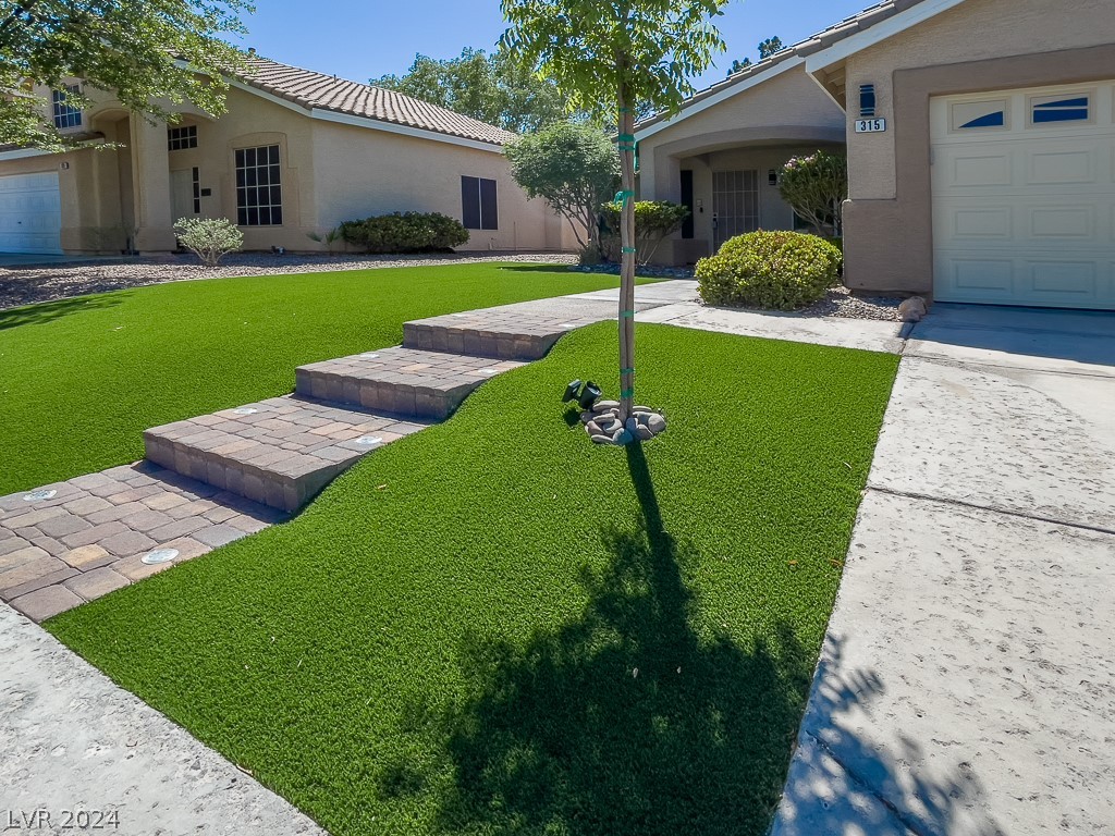 315 Laguna Glen Drive