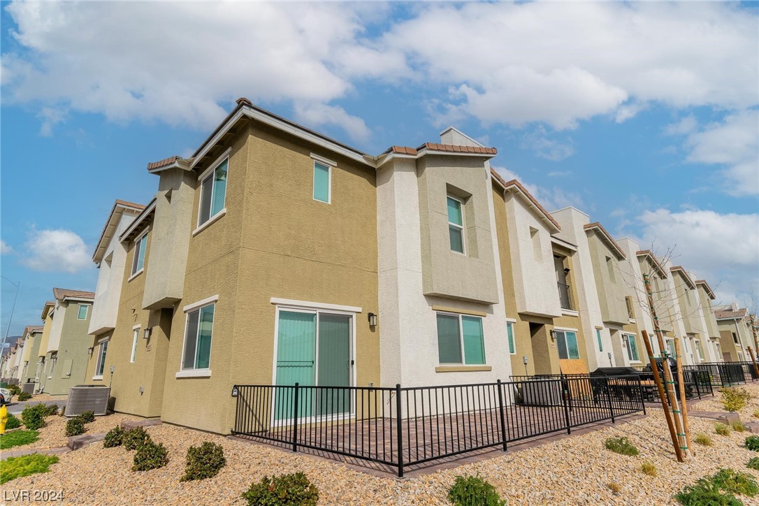 2637 Wimbledon White Court