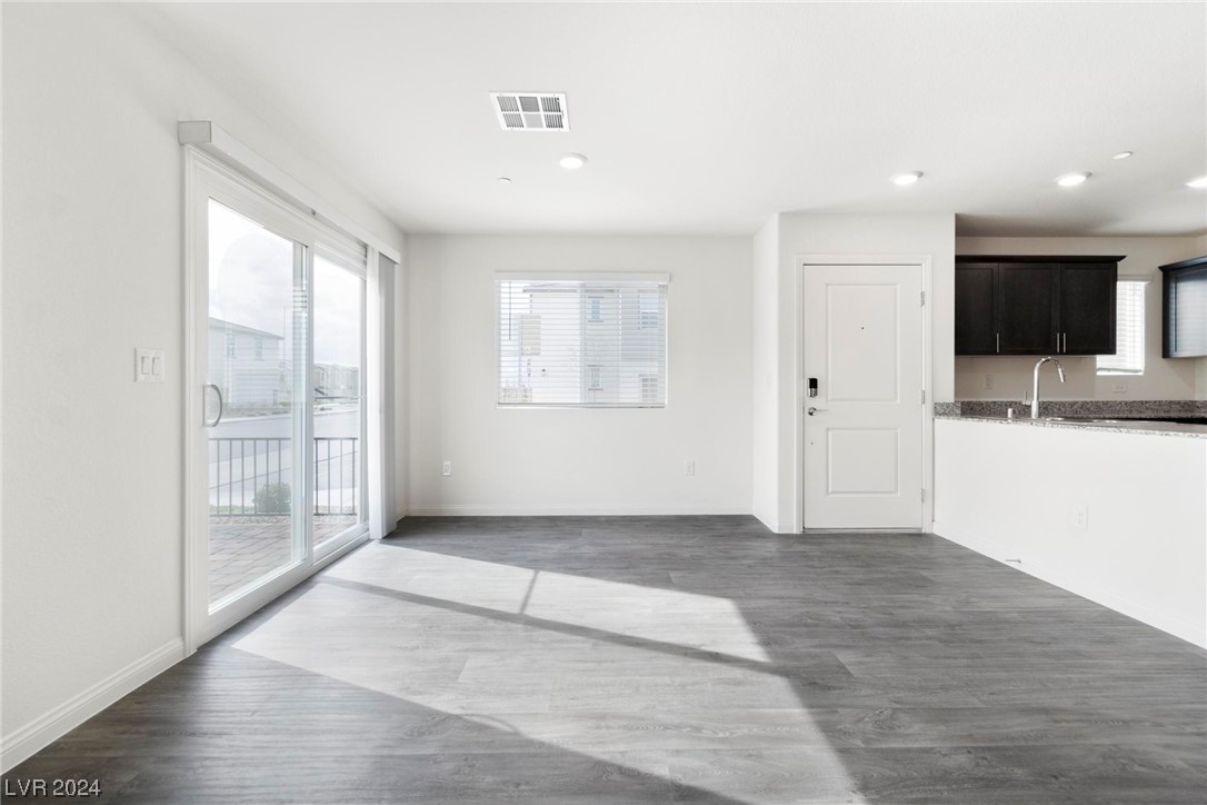 2637 Wimbledon White Court