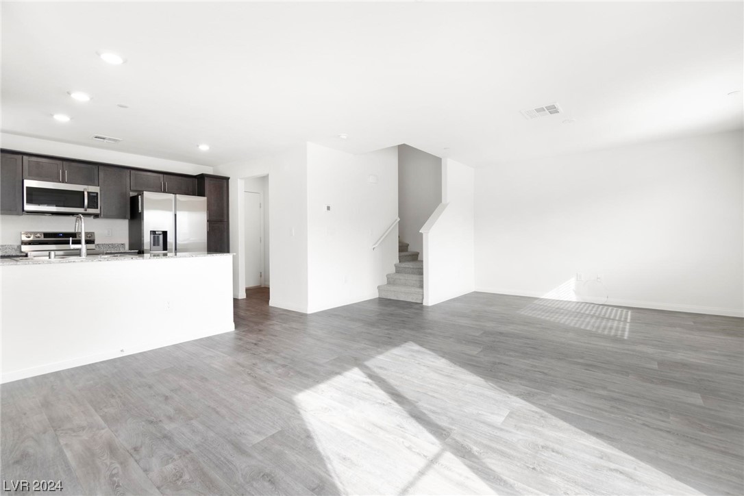 2637 Wimbledon White Court