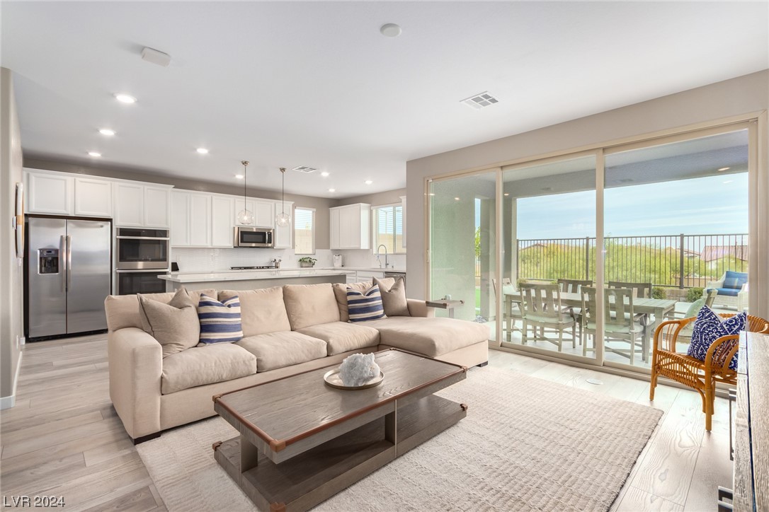 708 Rogue Wave Street