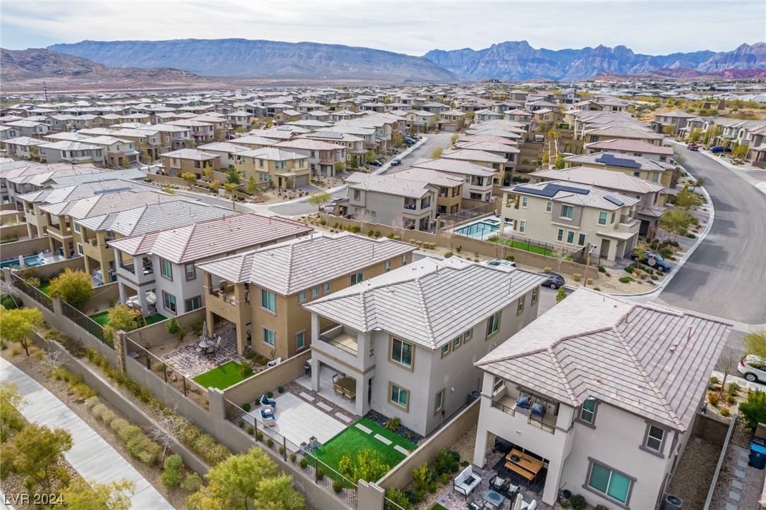 708 Rogue Wave Street