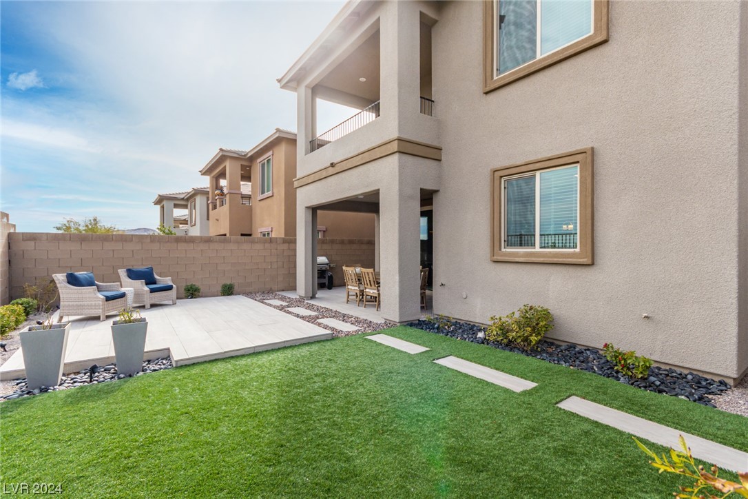 708 Rogue Wave Street